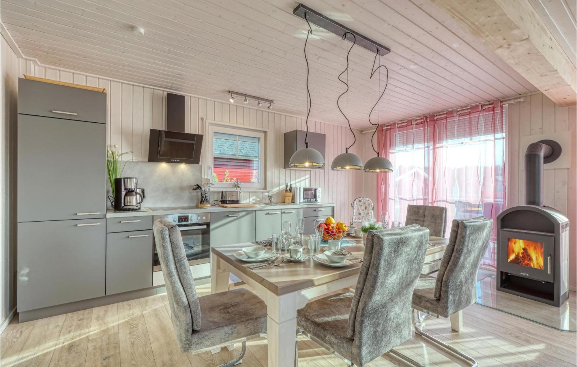 2 Bedroom Nice Home In Zerpenschleuse Экстерьер фото